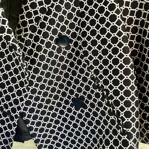 Black and White Print Cropped Blazer - Picture 3 of 6